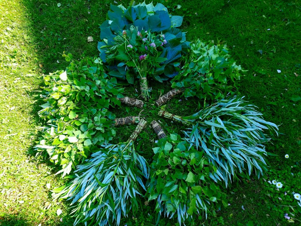 Dažādas vasaras pirtsslotas