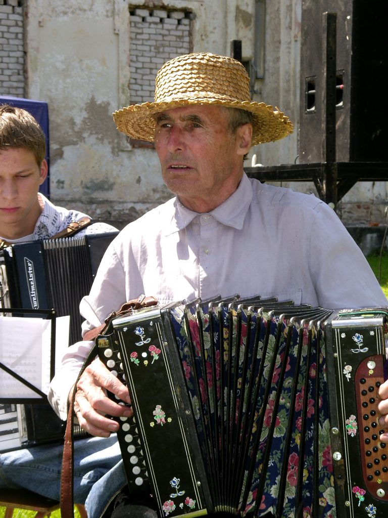 J.Pūķis-Tautas mūzikas svētki Krāslavā-2006